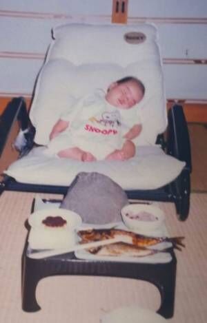 ５万『いいね』を集めた衝撃の『お食い初め』写真はコチラ！赤ちゃんの前に置かれていたのは？