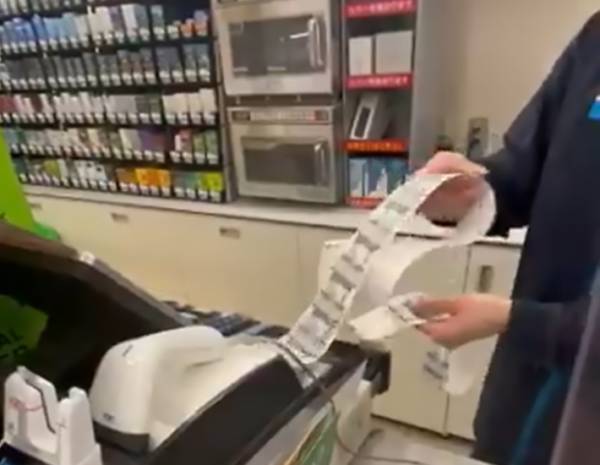 ファミマで撮影された動画に「店員が動じない！すごい！」