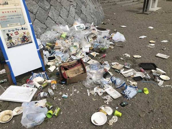 「酷すぎる」「人としてどうかと思う」　海岸清掃中の凄まじい現状に言葉を失う