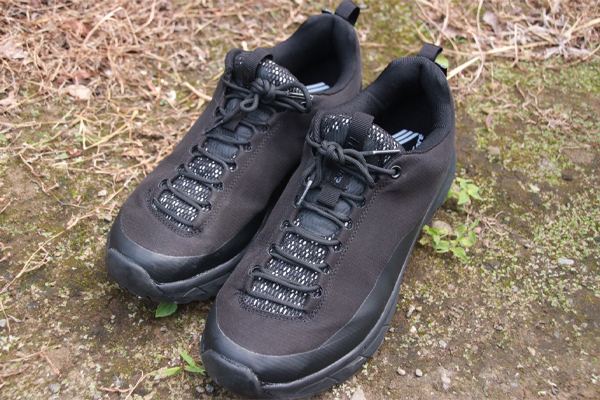 １９００円のワークマンのスニーカー　履いて１日目の履き心地に「なんでだ…」