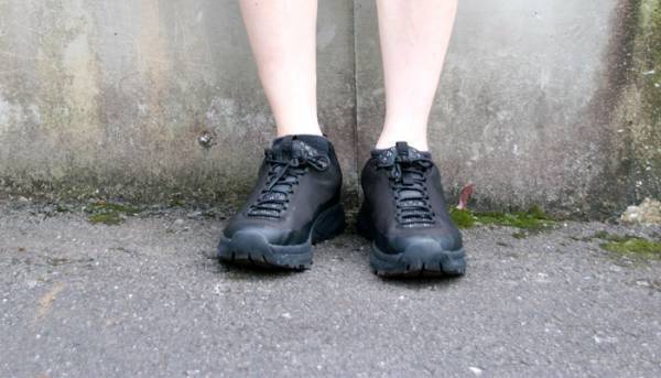 １９００円のワークマンのスニーカー　履いて１日目の履き心地に「なんでだ…」