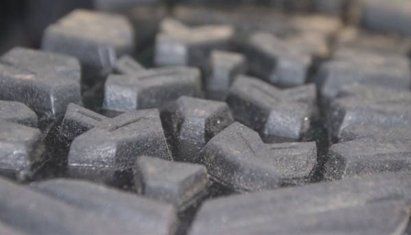 １９００円のワークマンのスニーカー　履いて１日目の履き心地に「なんでだ…」