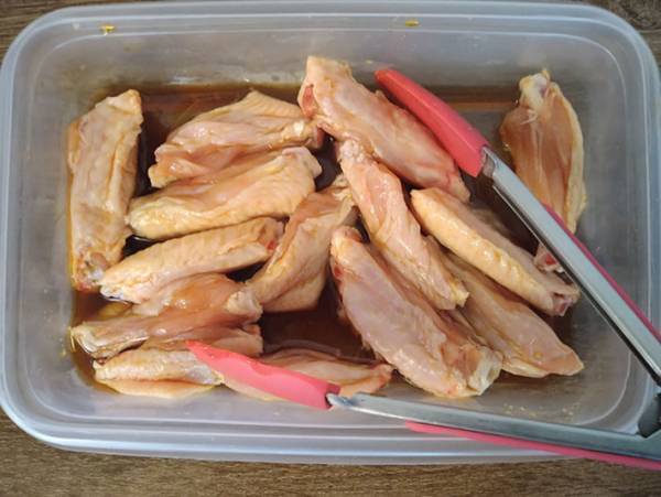 骨からスルン！ レンジで６分！ 激うま 『居酒屋風 鶏スペアリブ』のレシピはこちら！