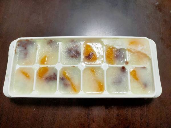 その発想はなかった！製氷皿で作る白くまアイスがまさにそのもの