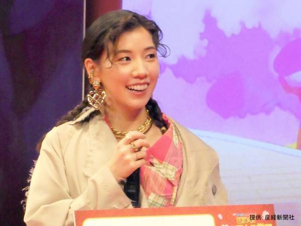 息子を見送った後の仲里依紗に異変が！小走りになった理由に、笑いが止まらない