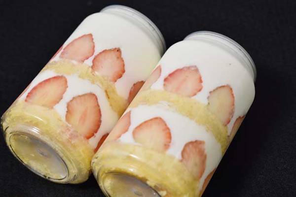 ショートケーキが缶に入って販売！？　早速買って食べてみたら…