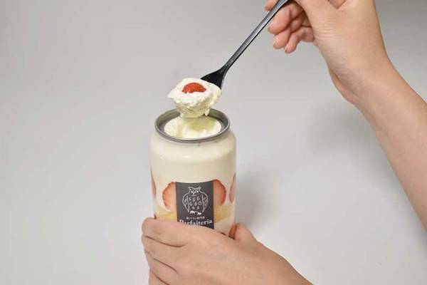 ショートケーキが缶に入って販売！？　早速買って食べてみたら…