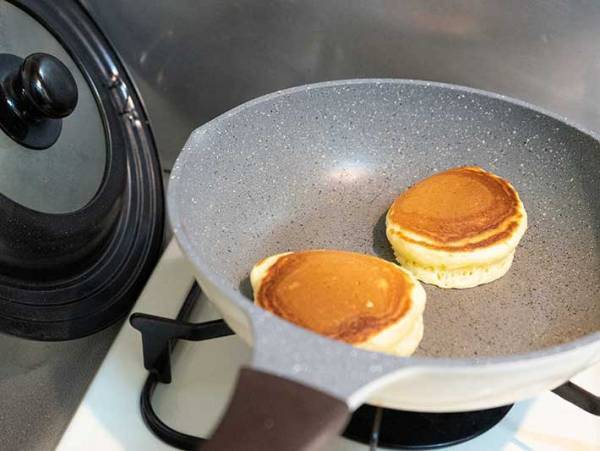 「何を入れるよりもフワフワじゃん…」　手作りの域を超えるホットケーキが、めちゃ簡単！