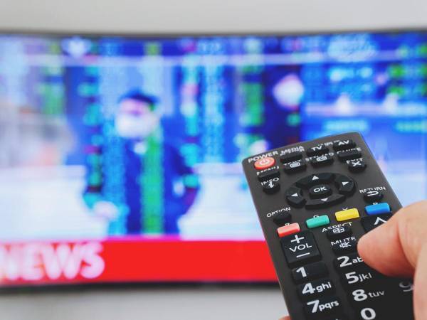 「アナウンサーは活字を食え」　テレビニュースの字幕間違いに思う