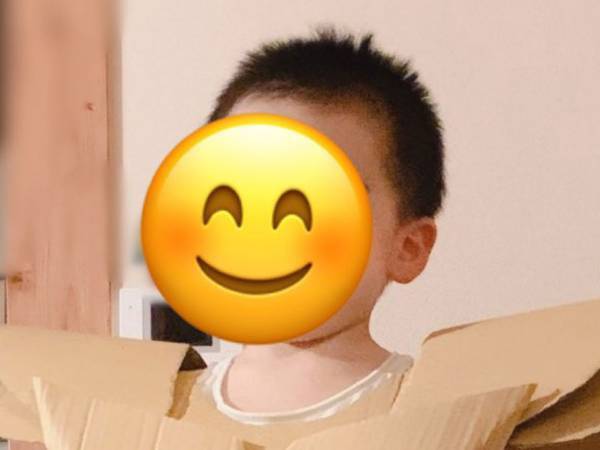 母親が入浴中に、一体何が…！　変貌を遂げた２歳の息子の姿がコチラです