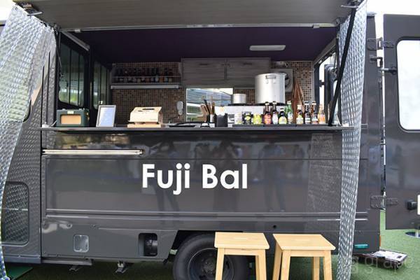 『TOKYO MER』『MIU404』『着飾る恋』人気ドラマの車が集結　あの自転車も！？