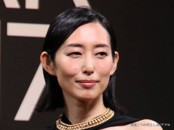 ドラマで阿佐ヶ谷姉妹を演じる木村多江　本人に扮した姿に「さすが」