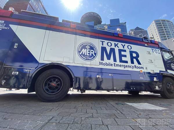 賀来賢人のオフショットに注目が集まる　「面白すぎる」「男子中学生みたい」