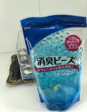 消臭ビーズを容器の中に入れて水を注ぐと？　驚きの変化に「感動しすぎて言葉が出ない」