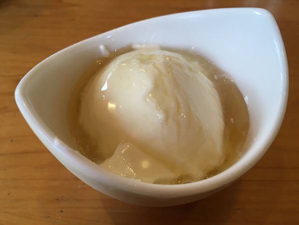 コメダ珈琲がまたやった　『ハチミツを添えたヨーグルト』を頼んだのに、実物は…