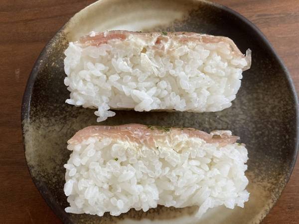 酒のお供にしたい味！　ファミリーマートで見つけた生ハム寿司は食べて損なし