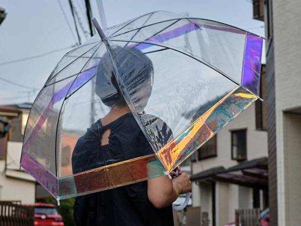 娘絶叫級のかわいさ スリーコインズのオーロラ傘は見つけたら絶対買い