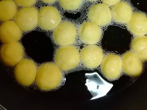 『ポンデリング』を作ろうとしたら、まさかの結果に！　「ごめん笑った」「見事な展開」