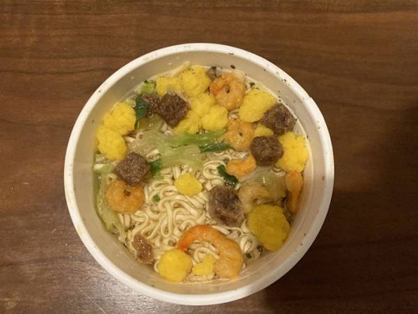 カップヌードルの人気味が合体 本当に混ぜるとおいしいのか実食レポート