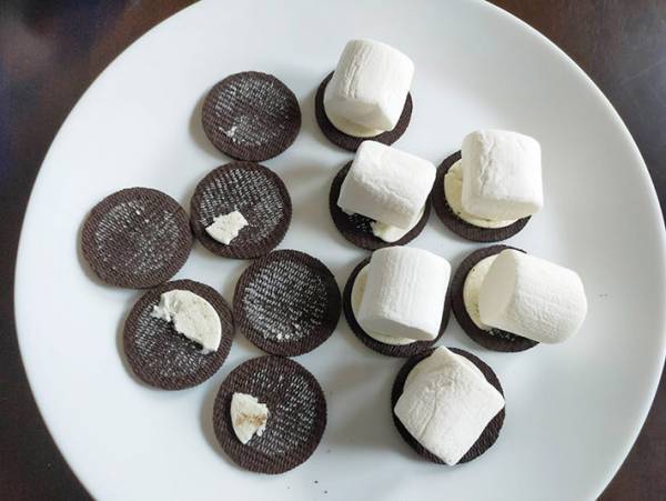 たった２つの材料で！オレオで作る簡単スモアが本格的だった