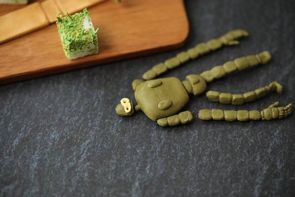 ラピュタの『ロボット兵』を砂糖で再現　アツアツの飲み物に投入すると…？