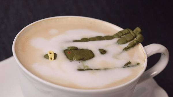 ラピュタの『ロボット兵』を砂糖で再現　アツアツの飲み物に投入すると…？