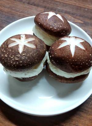 「最後の１枚でゲラゲラ笑った」　シイタケで『マリトッツオ』を作ると…？