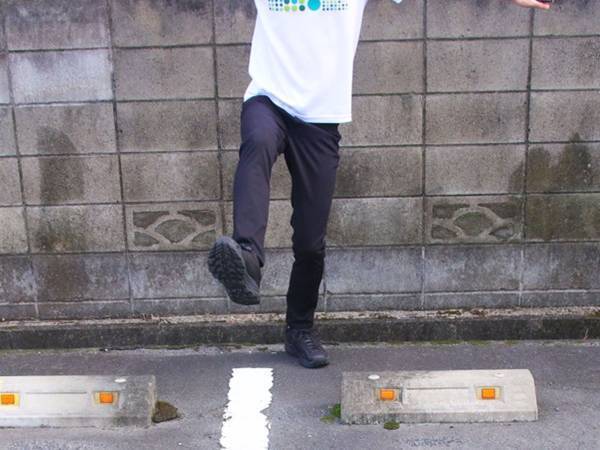 １９００円のワークマンのパンツで１日歩いてみると？　「待っていた穿き心地…！」