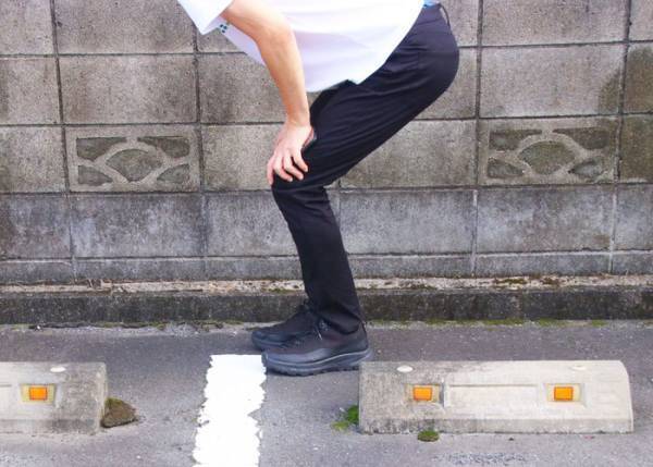 １９００円のワークマンのパンツで１日歩いてみると？　「待っていた穿き心地…！」