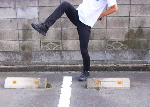 １９００円のワークマンのパンツで１日歩いてみると？　「待っていた穿き心地…！」