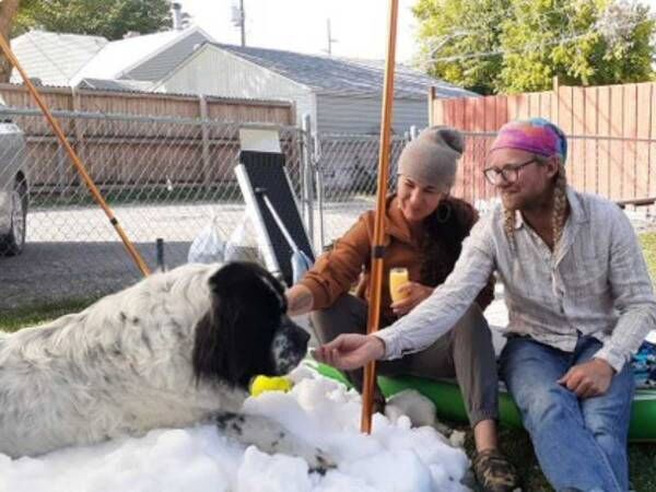 雪遊びが大好きな犬 最後の雪 を楽しむ姿に涙が止まらない 21年10月11日 ウーマンエキサイト 1 3