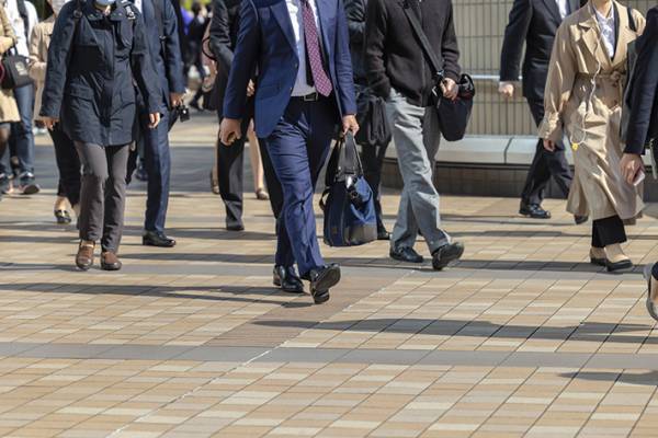 【SUPER RICH感想 １話】眉なし、すっぴんで吠えるヒロインの強烈な存在感・ネタバレあり