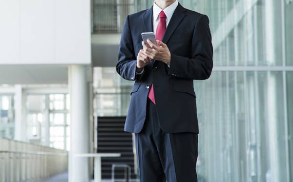 【SUPER RICH感想 １話】眉なし、すっぴんで吠えるヒロインの強烈な存在感・ネタバレあり