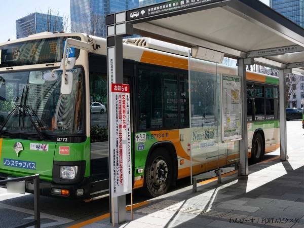 ２歳息子とバスに乗ったら…　運転手の『行動』に、母親が涙こらえた理由