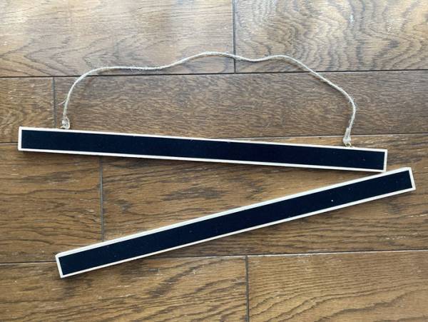 こういうの欲しかった お絵描きの散乱に悩むならダイソーのウォールバーを買うべし