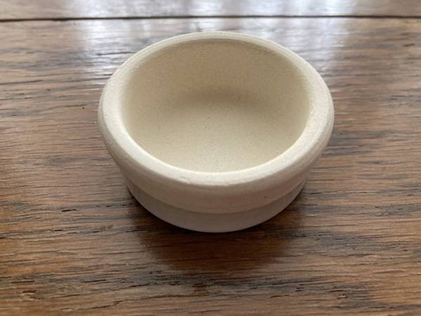 ダイソーでこんな便利アイテム発見 パンをおいしくする『スチーム皿』の効果はいかに？