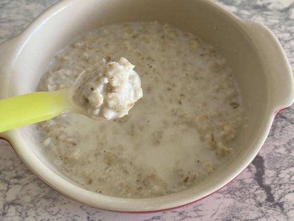 １分で完成！海外では定番の食材『オートミール』で栄養たっぷり手作り離乳食