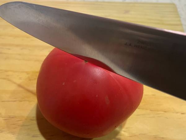 トマトを切るにはコツがある！料理の幅が広がるトマトの切り方