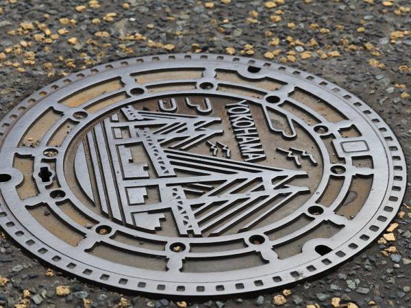 ３００万枚以上のマンホールが老朽化　問題解決のやり方に「思いついた人賢すぎる」