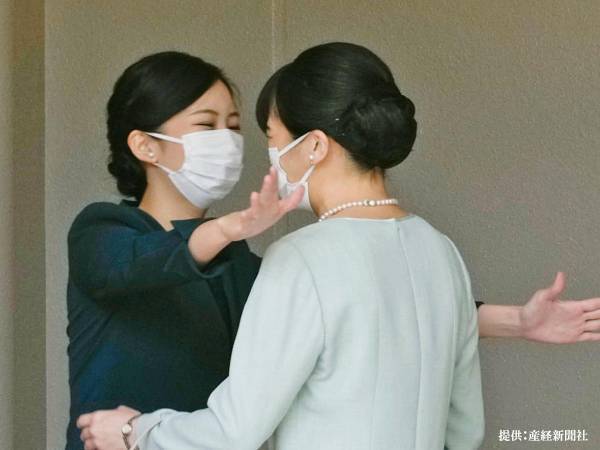 眞子さまお見送り時の、佳子さまの行動に涙　　「涙が出た」「美しい光景」