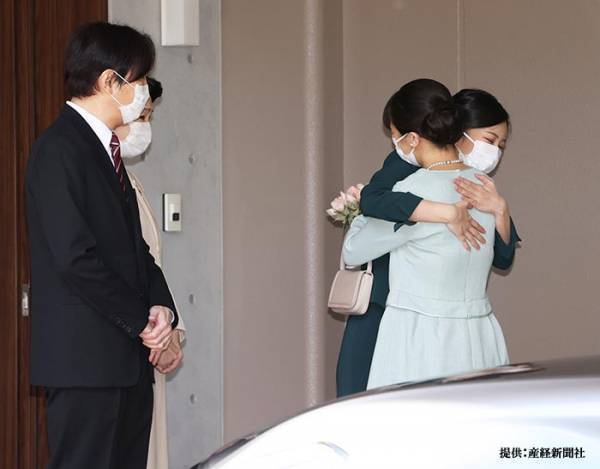 眞子さまお見送り時の、佳子さまの行動に涙　　「涙が出た」「美しい光景」