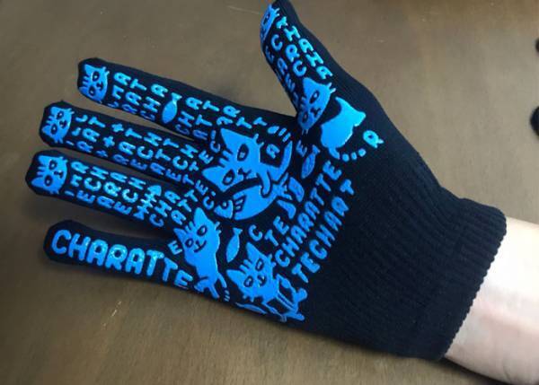 ワークマンの３０４円の手袋　デザインからは想像つかない高機能で「地味にすごい」