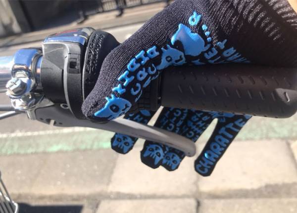 ワークマンの３０４円の手袋　デザインからは想像つかない高機能で「地味にすごい」