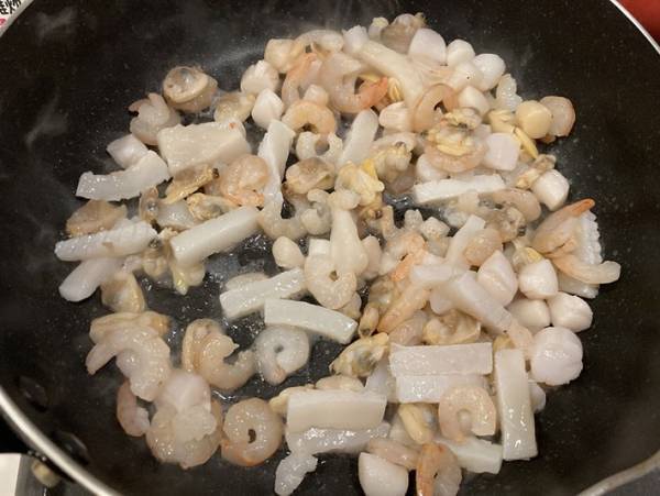 プロ絶賛のカレールウ ハウス食品の『海の幸カレー』でカレーを作ってみた