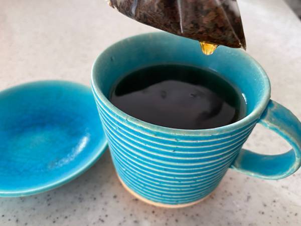 STOP！ポタポタ！紅茶のティーバッグを取り出す時の３秒テクニック