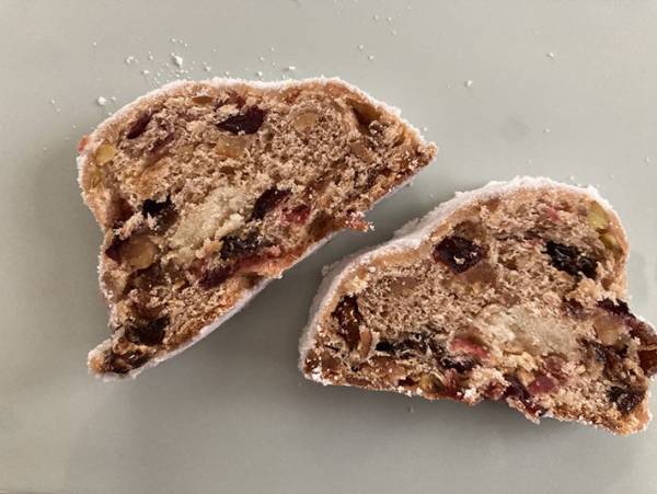 冬シーズン恒例！スターバックスのクリスマス限定『シュトーレン』をゲットせよ