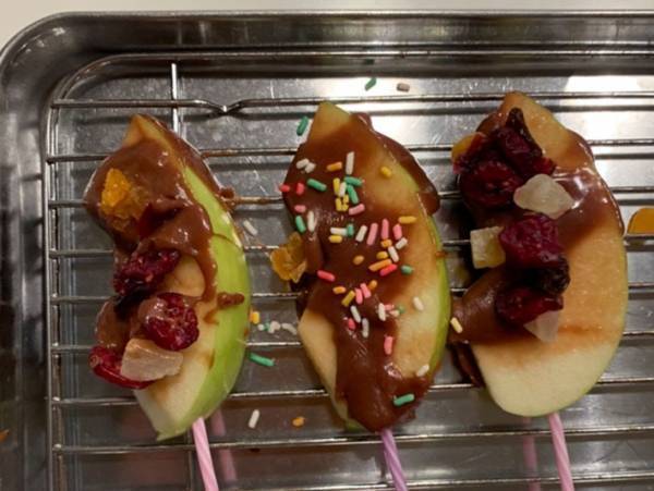 クリスマスパーティにおすすめ キャラメルアップルロリポップ