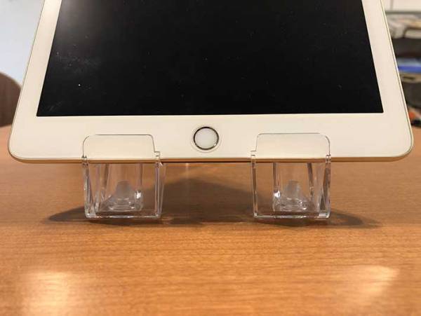 ダイソーのタブレットスタンド３選！　折りたたみ式など、１００円の商品をご紹介
