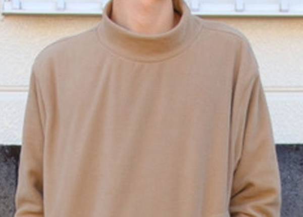 １２８０円のワークマン『防風フリース』　着てみると「首が…」