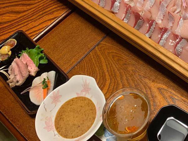 定食店で目にした刺身メニュー　その量に「何人前よ…」「刺身の海に溺れそう」